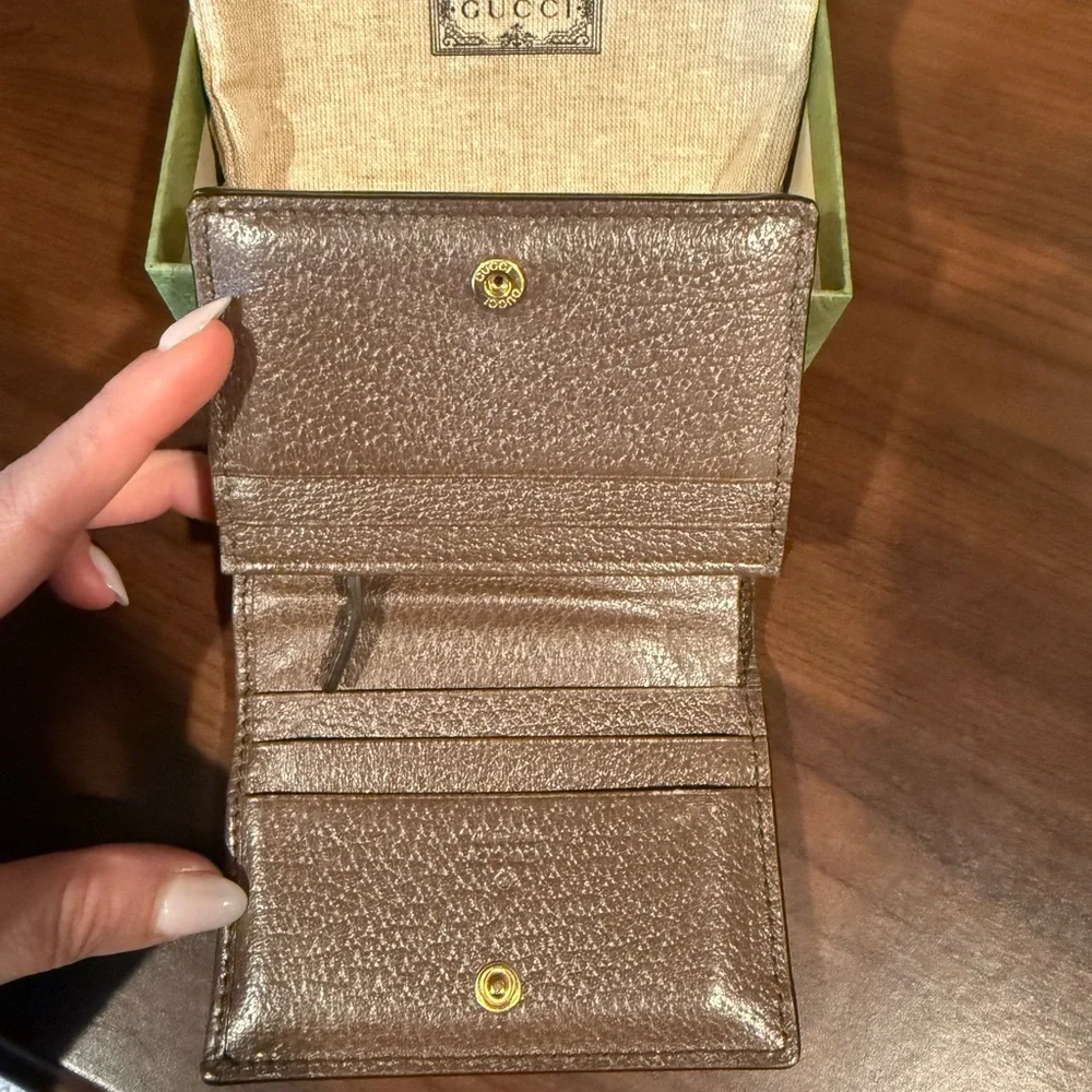 Gucci Beige and Green Box Set - Picture 5 of 6